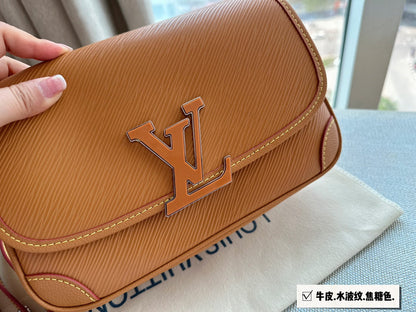 Franco Shops - Louis Vuittons  - 14935