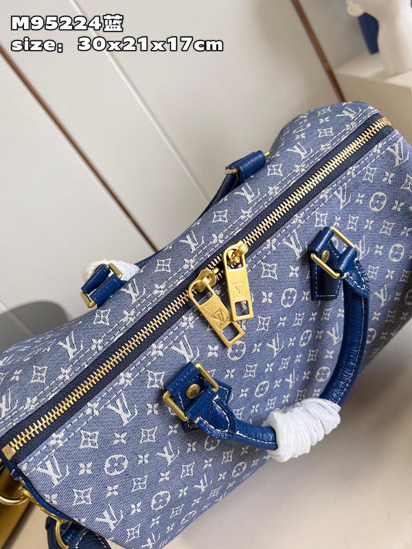 Franco Shops - Louis Vuittons  - 15336