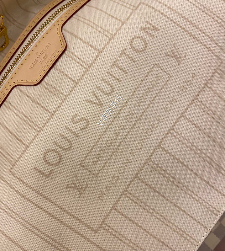 Franco Shops - Louis Vuittons  - 15546