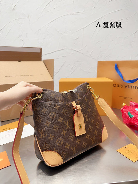 Franco Shops - Louis Vuittons  - 14959