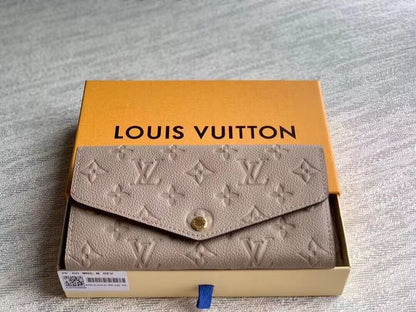 Franco Shops - Louis Vuittons  - 15383