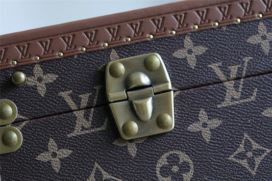 Franco Shops - Louis Vuittons  - 9520