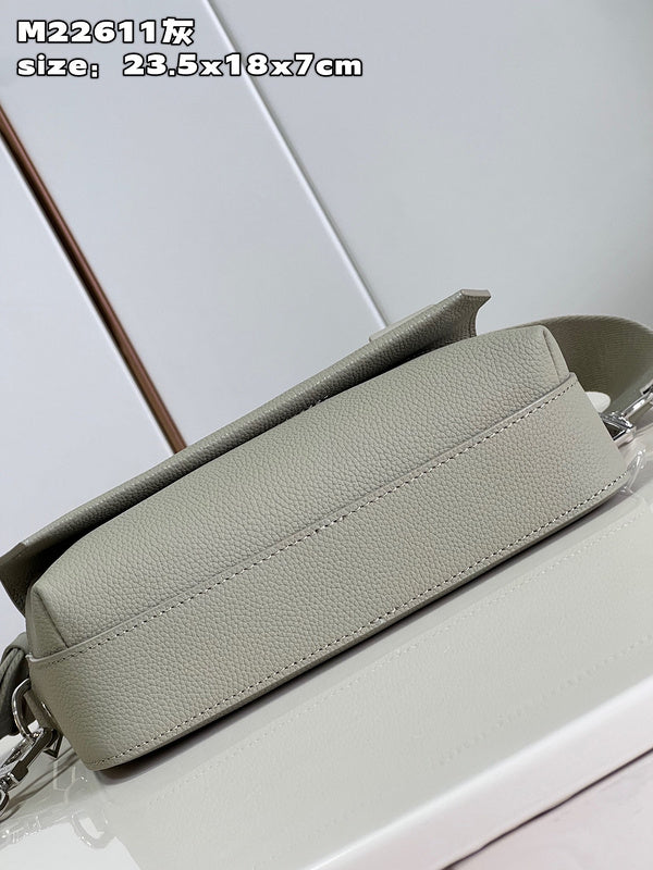 Franco Shops - Louis Vuittons  - 15296