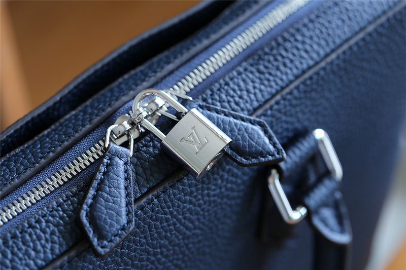Franco Shops - Louis Vuittons  - 9885
