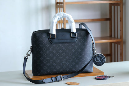 Franco Shops - Louis Vuittons  - 9883