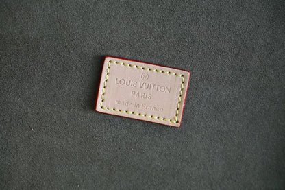 Franco Shops - Louis Vuittons  - 9533