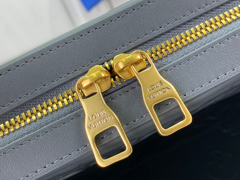 Franco Shops - Louis Vuittons  - 15247