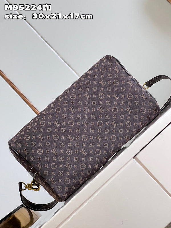 Franco Shops - Louis Vuittons  - 15335