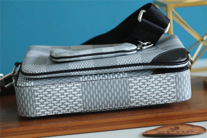 Franco Shops - Louis Vuittons  - 10061