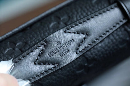 Franco Shops - Louis Vuittons  - 10105