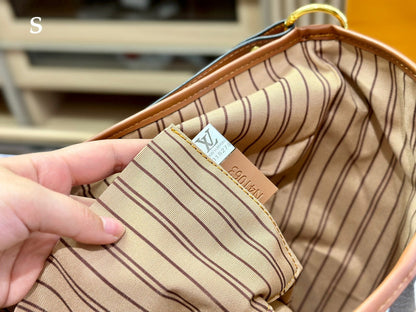 Franco Shops - Louis Vuittons  - 15055