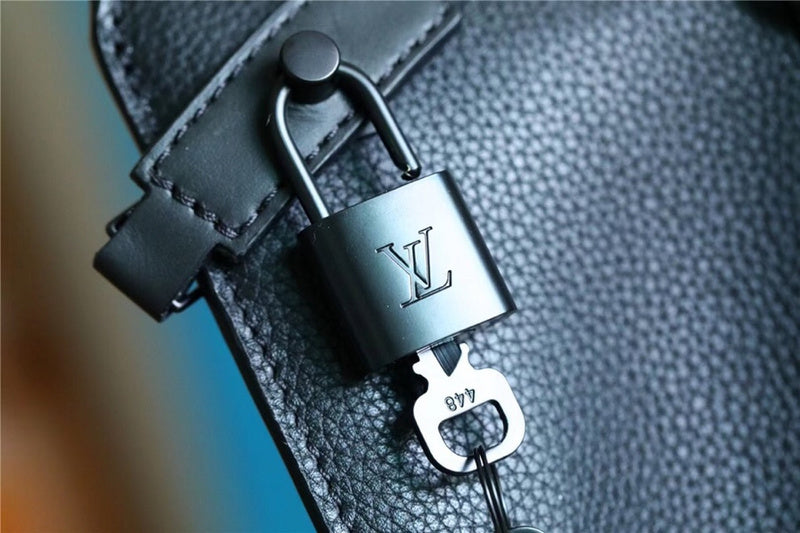 Franco Shops - Louis Vuittons  - 9821