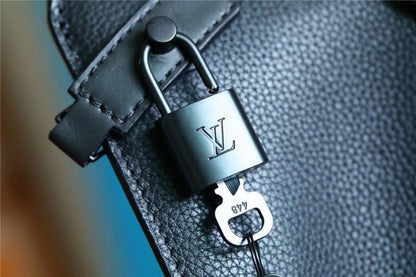 Franco Shops - Louis Vuittons  - 9821