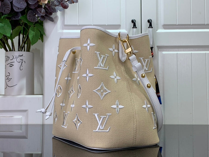 Franco Shops - Louis Vuittons  - 15241