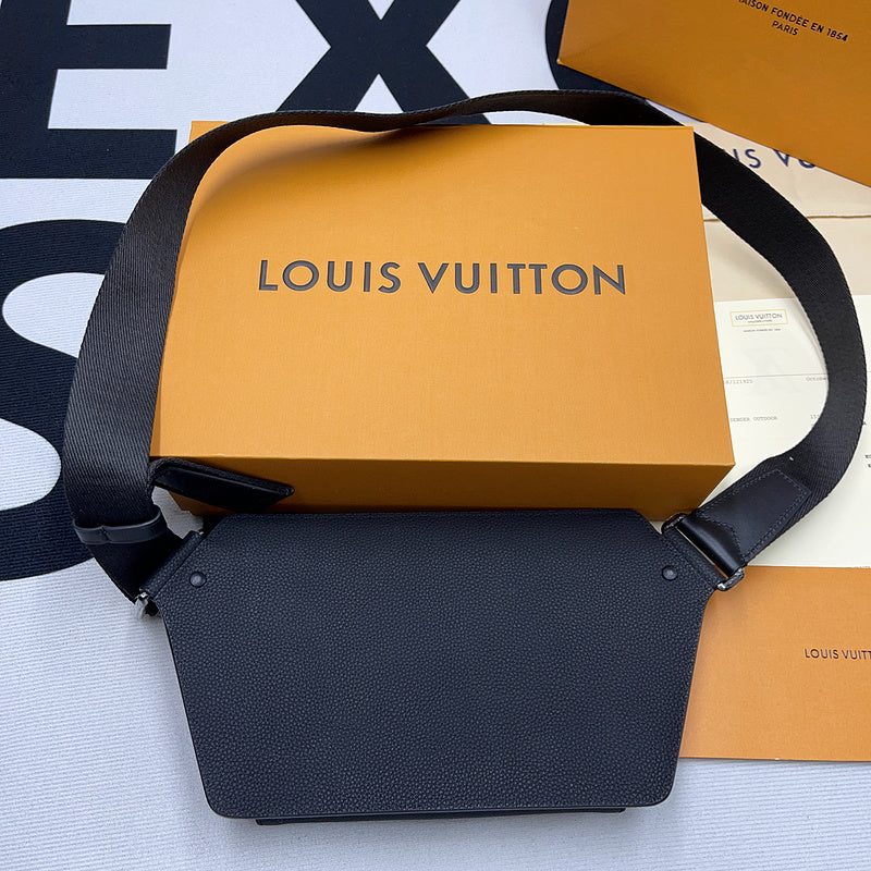 Franco Shops - Louis Vuittons  - 9984