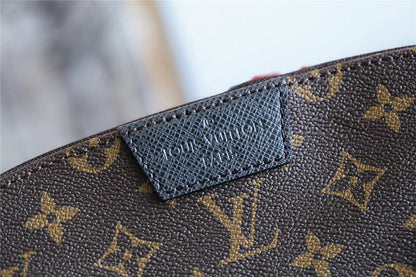 Franco Shops - Louis Vuittons  - 9775