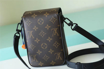 Franco Shops - Louis Vuittons  - 9924