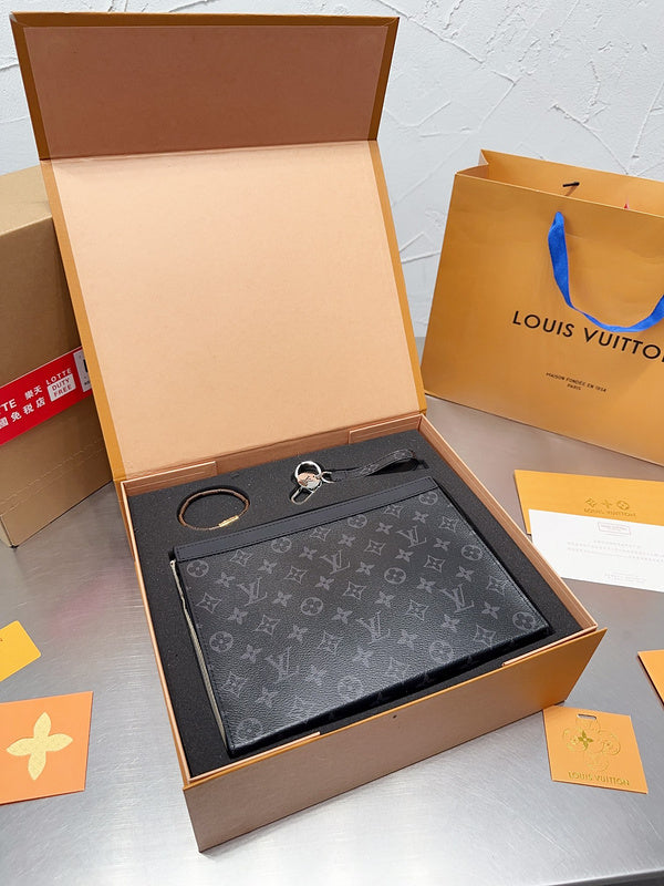 Franco Shops - Louis Vuittons  - 15019