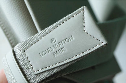 Franco Shops - Louis Vuittons  - 9983