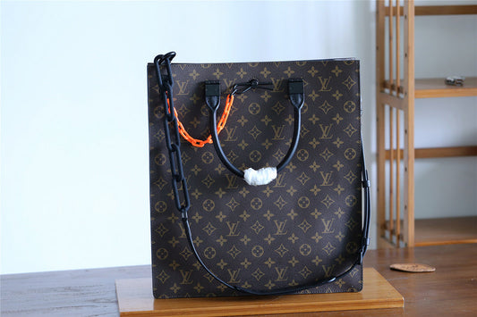Franco Shops - Louis Vuittons  - 9846