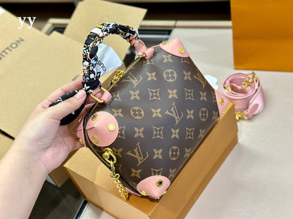 Franco Shops - Louis Vuittons  - 14995