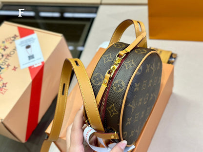 Franco Shops - Louis Vuittons  - 15036