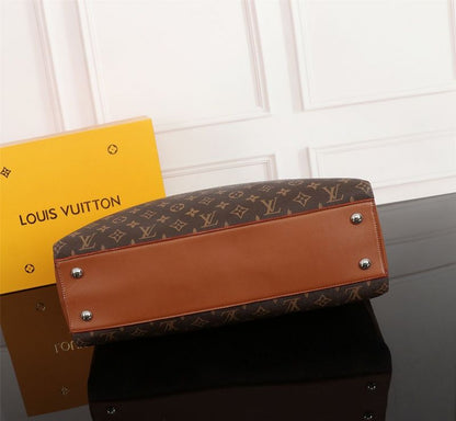 Franco Shops - Louis Vuittons  - 15518