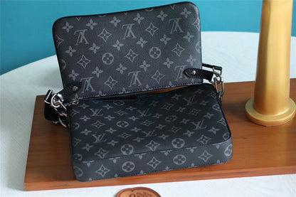 Franco Shops - Louis Vuittons  - 10067