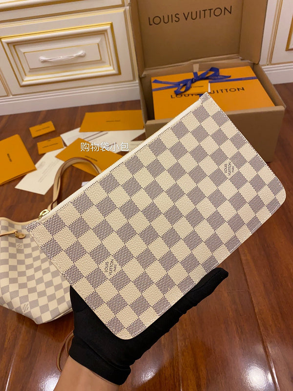 Franco Shops - Louis Vuittons  - 15546