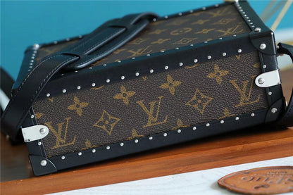 Franco Shops - Louis Vuittons  - 10122