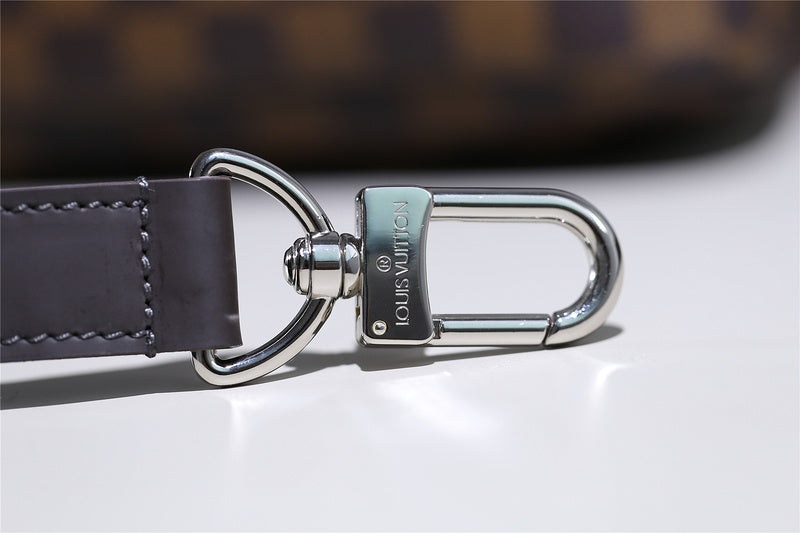 Franco Shops - Louis Vuittons  - 9857