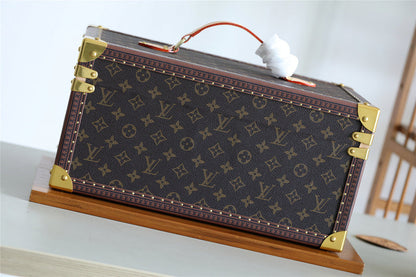 Franco Shops - Louis Vuittons  - 9521
