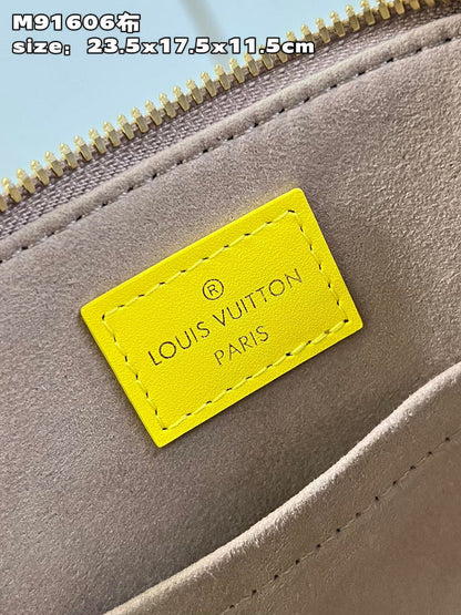 Franco Shops - Louis Vuittons  - 15608