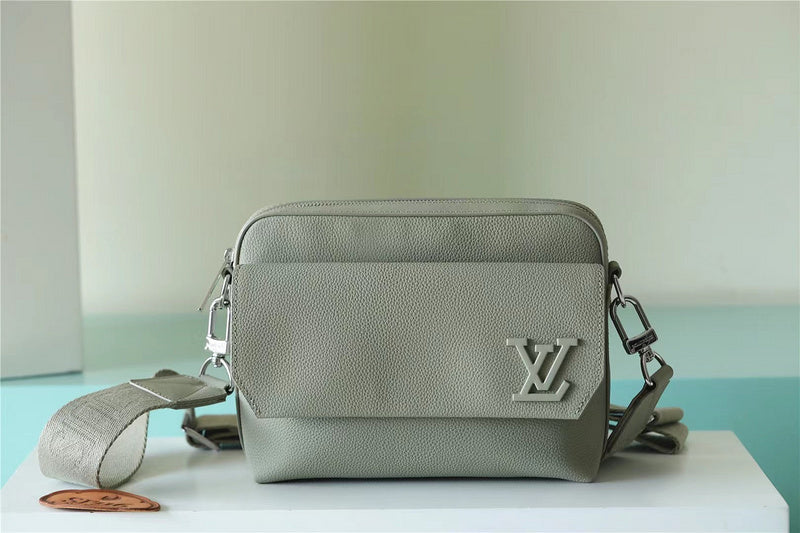 Franco Shops - Louis Vuittons  - 9932