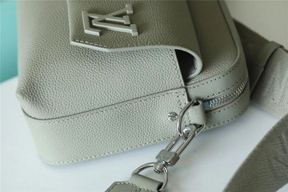 Franco Shops - Louis Vuittons  - 9932