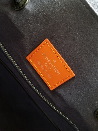 Franco Shops - Louis Vuittons  - 15559