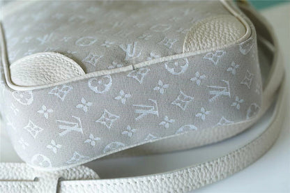 Franco Shops - Louis Vuittons  - 9895