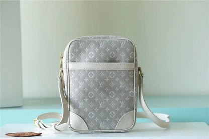 Franco Shops - Louis Vuittons  - 9895