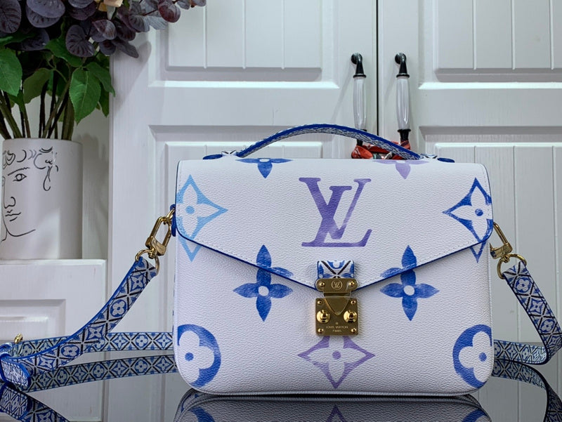 Franco Shops - Louis Vuittons  - 15236