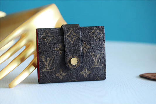 Franco Shops - Louis Vuittons  - 9235