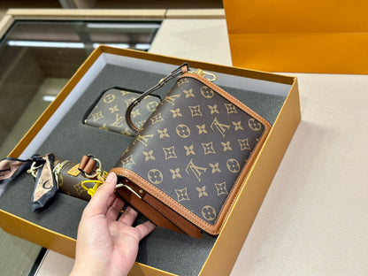 Franco Shops - Louis Vuittons  - 14895
