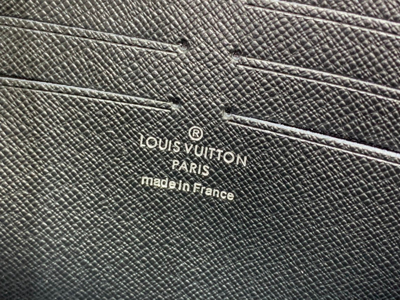 Franco Shops - Louis Vuittons  - 15225