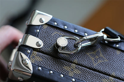 Franco Shops - Louis Vuittons  - 10188