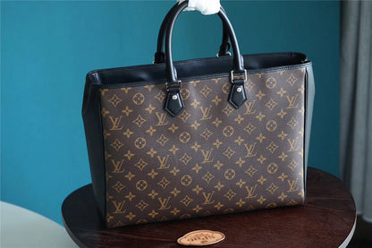 Franco Shops - Louis Vuittons  - 9866