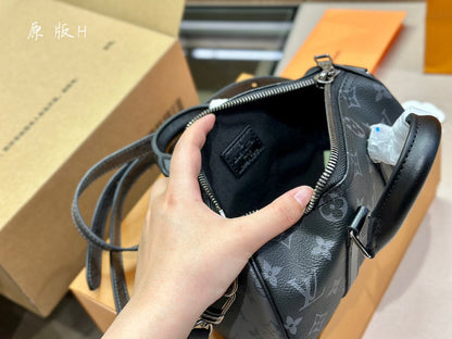 Franco Shops - Louis Vuittons  - 15040