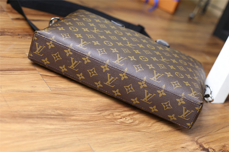 Franco Shops - Louis Vuittons  - 9882