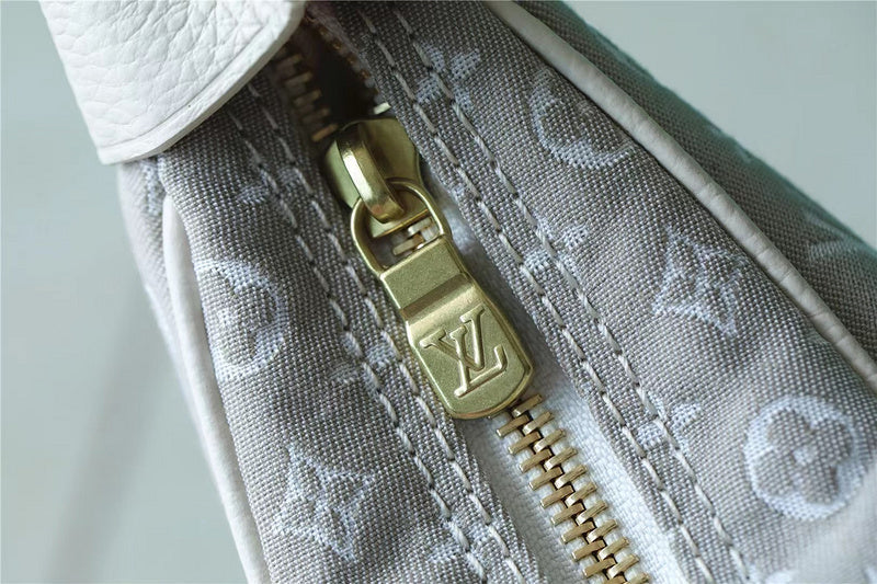 Franco Shops - Louis Vuittons  - 9943
