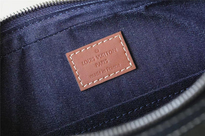 Franco Shops - Louis Vuittons  - 10052