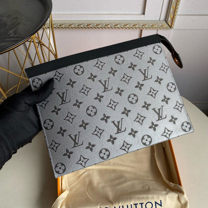 Franco Shops - Louis Vuittons  - 15555