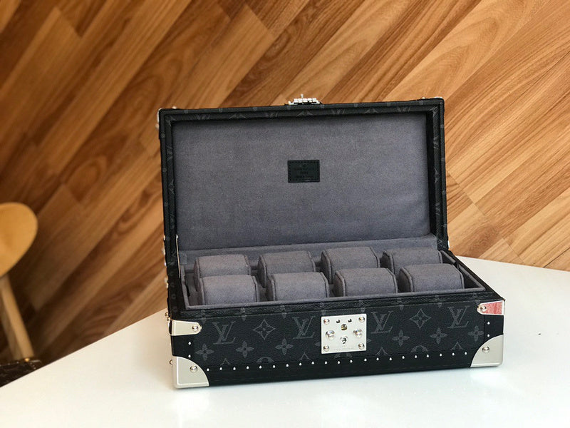 Franco Shops - Louis Vuittons  - 9502